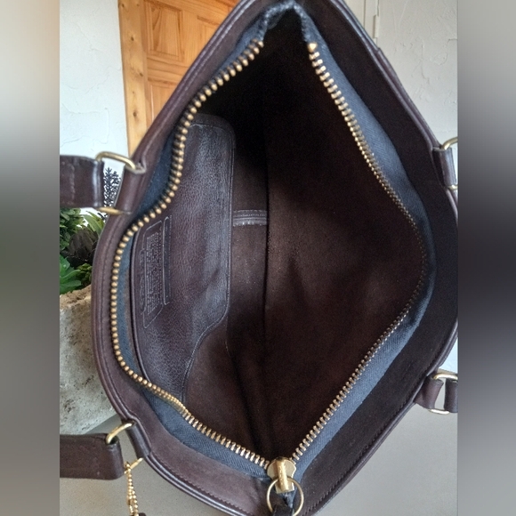 COACH BONNIE CASHIN "Watermelon Tote" Brown Leather Kiss Lock Bag, early 1970s. - Picture 7 of 14